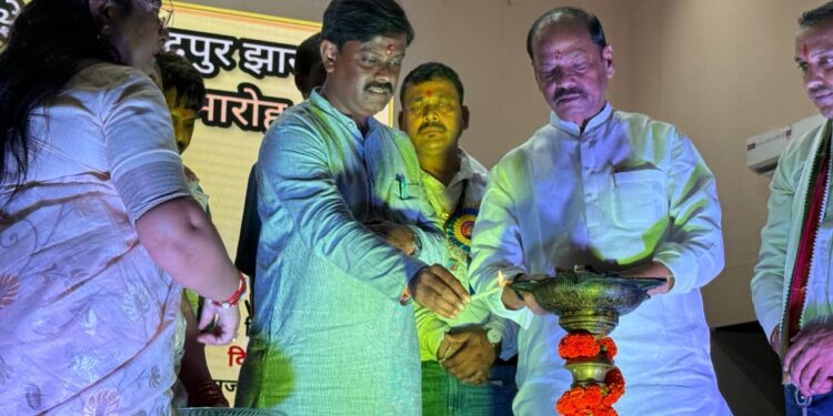 jamshedpur karma mahotsav- सिदगोड़ा टाउन हाल में श्रद्धा व उत्साह के साथ कर्मा महोत्सव 2026 आयोजित, महोत्सव सामाजिक एकता, संस्कृति और परंपरा का भव्य संगम बना : रघुवर दास