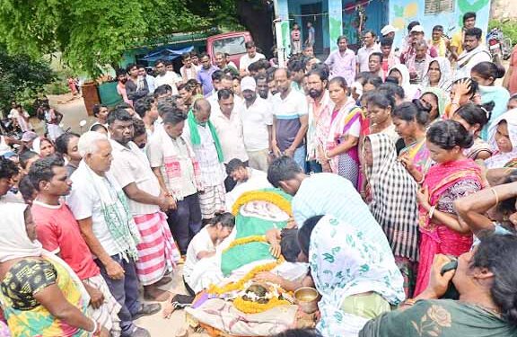 jamshedpur rural- आंदोलनकारी सह झामुमो नेता जितराय मुर्मू का निधन, अंतिम यात्रा में उमड़ी भीड़