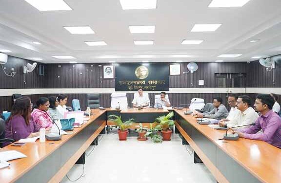 jamshedpur dc meeting: उपायुक्त की अध्यक्षता में हुई सहकारिता, मत्स्य, पशुपालन, उद्यान, भूमि संरक्षण तथा अन्य संबद्ध विभागों की समीक्षा बैठक, बुरूडीह डैम में केज कल्चर से मत्स्य पालन शुरू करने, मछली पालन के लिए जिले में 10 मॉडल तालाब विकसित करने, दुग्ध संग्रहण बढ़ाने तथा किसानों को समय पर केसीसी उपलब्ध कराने के दिए निर्देश jamshedpur dc meeting: उपायुक्त की अध्यक्षता में हुई सहकारिता, मत्स्य, पशुपालन, उद्यान, भूमि संरक्षण तथा अन्य संबद्ध विभागों की समीक्षा बैठक, बुरूडीह डैम में केज कल्चर से मत्स्य पालन शुरू करने, मछली पालन के लिए जिले में 10 मॉडल तालाब विकसित करने, दुग्ध संग्रहण बढ़ाने तथा किसानों को समय पर केसीसी उपलब्ध कराने के दिए निर्देश