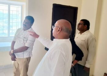 jamshedpur mla saryu roy visits pm awas yojna : जमशेदपुर के विधायक सरयू राय ने किया पीएम आवास के फ्लैटों का मुआयना, एक्स पर लिखा : 15 जून तक लाभार्थियों को चाबी दिलवा दें मंत्रीजी! jamshedpur mla saryu roy visits pm awas yojna : जमशेदपुर के विधायक सरयू राय ने किया पीएम आवास के फ्लैटों का मुआयना, एक्स पर लिखा : 15 जून तक लाभार्थियों को चाबी दिलवा दें मंत्रीजी!