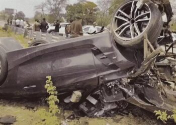 Maharashtra Road accident-महाराष्ट्र में सड़क हादसा, ठाणे में तेज रफ्तार बीएमडब्ल्यू डिवाइडर से टकरायी, हुए कई टुकड़े, दो की मौत, एक घायल