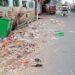 Deoghar nagar nigam strike- देवघर नगर निगम सफाई कर्मियों के हड़ताल का दिखने लगा असर, झरना चौक और सारठ-देवघर मुख्यमार्ग पर बिखरे कचरे, सड़क पर चलने को लोग मजबूर Deoghar nagar nigam strike- देवघर नगर निगम सफाई कर्मियों के हड़ताल का दिखने लगा असर, झरना चौक और सारठ-देवघर मुख्यमार्ग पर बिखरे कचरे, सड़क पर चलने को लोग मजबूर