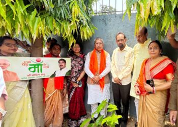 jamshedpur bjp : बूथ सशक्तिकरण और संगठन विस्तार पर भाजपा का जोर, भाजपा जमशेदपुर महानगर के मासिक संगठनात्मक बैठक में प्रदेश अध्यक्ष आदित्य साहू ने कार्यकर्ताओं को दिए कई महत्वपूर्ण निर्देश, एक पेड़ मां के नाम अभियान के तहत किया पौधरोपण