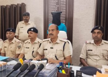 jamshedpur police success -गोलमुरी रामदेव बगान में गोलीबारी मामले का पुलिस ने किया खुलासा, एक गिरफ्तार, लोडेड पिस्टल, जिं‍दा गोली बरामद, देखिए video