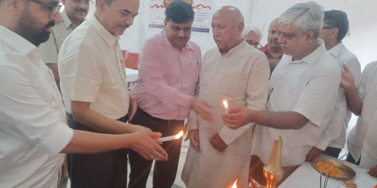 jamshedpur laxminath goswami mandir : बिष्टुपुर के परमहंस लक्ष्मीनाथ गोस्वामी मंदिर परिसर में खुला आरोग्य संस्थान, अब लोग यहां दुआ के साथ दवा भी ले सकेंगे