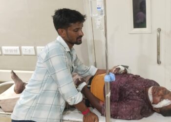 jamshedpur accident- डिमना लेक के पास सड़क हादसा, दो बाइकों की सीधी टक्कर में बच्चा समेत तीन घायल