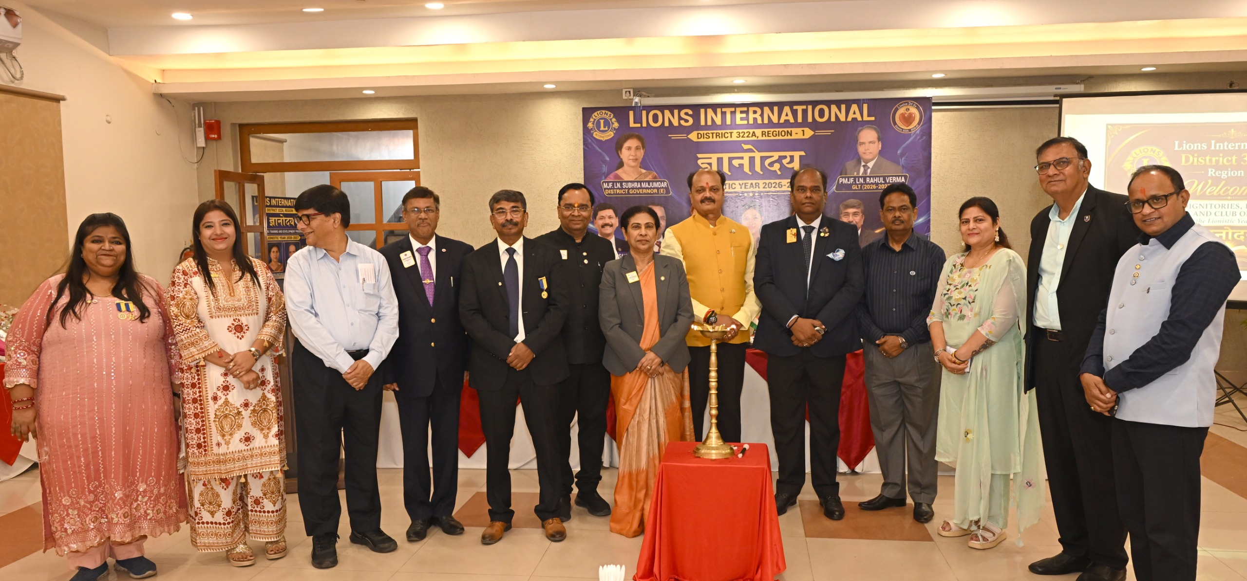 jamshedpur lions club : लायंस क्लब के रीजन चेयरपर्सन भरत सिंह ने किया ‘‘ज्ञानोदय’’ पीएसटी एवं क्लब ऑफिसर्स ट्रेनिंग प्रोग्राम का भव्य आयोजन, नये पदाधिकारियोंको दी गयी ट्रेनिंग