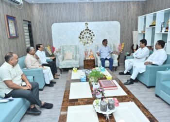 jharkhand rajyasabha election : झारखंड के राज्यसभा चुनाव के पहले कांग्रेस के दिग्गज नेताओं ने की मुख्यमंत्री से मुलाकात, कांग्रेस प्रत्याशी को जिताने की रणनीति तैयार