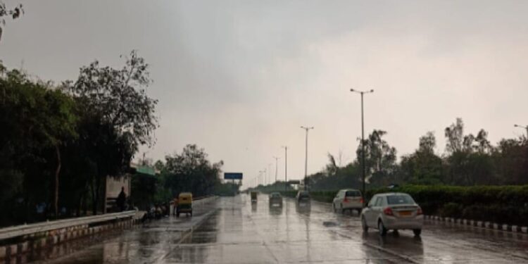 Jharkhand weather update : झारखंड में 14 जून तक होगी मानसून की एंट्री, आंधी के साथ अगले दो दिन तेज बारिश का अलर्ट, 60 किमी की रफ्तार से चलेंगी हवाएं, आज कैसा रहेगा मौसम का हाल, जानें