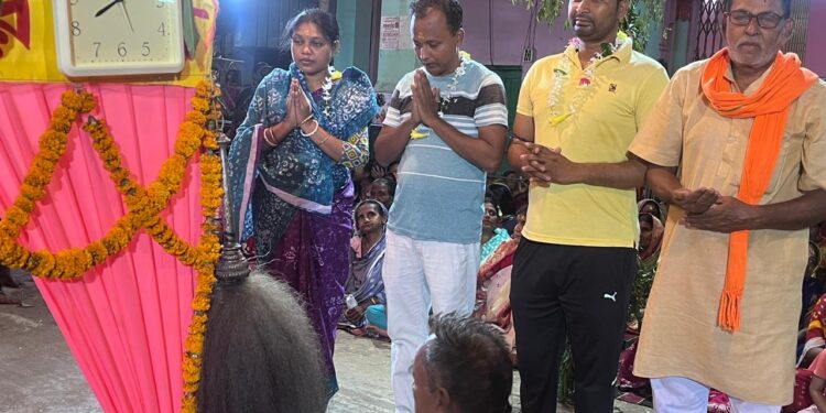 jamshedpur rural- चाकुलिया में आयोजित अखंड हरिनाम संकीर्तन में शामिल हुईं भाजपा नेत्री चंदना मुर्मू