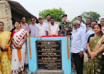 saraikela rajnagar ex cm champai soren-पू्र्व सीएम चंपाई सोरेन ने राजनगर में सड़क निर्माण कार्य का किया शिलान्यास