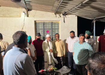 jamshedpur congress leader riyazuddin welcomed-हज से लौटे कांग्रेसी नेता रियाजुद्दीन खान का टेल्को में किया गया स्वागत, प्रेम व भाईचारे के लिए मांगी दुआएं jamshedpur congress leader riyazuddin welcomed-हज से लौटे कांग्रेसी नेता रियाजुद्दीन खान का टेल्को में किया गया स्वागत, प्रेम व भाईचारे के लिए मांगी दुआएं