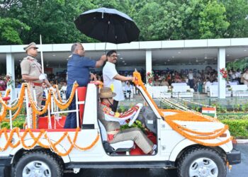 jharkhand police pass out parade : झारखंड पुलिस के पारण परेड में राज्य के 04 पुलिस उपाधीक्षक एवं 336 आरक्षी हुए शामिल, मुख्यमंत्री ने पारण परेड का किया निरीक्षण