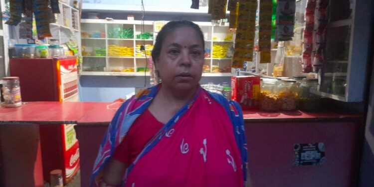 Jamshedpur chain snatching- सिदगोड़ा में महिला दुकानदार से चेन छिनतई, बाइक सवार युवकों ने घटना को दिया अंजाम, सामान खरीदारी करने पहुंचे थे दुकान, पुलिस मामले की जांच में जुटी