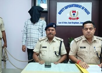 jamshedpur police success- बागबेड़ा पुलिस को मिली सफलता, तड़ीपार अपराधी को धर दबोचा, प्रशासनिक आदेशों का कर रहा था उल्लंघन, देखिए video jamshedpur police success- बागबेड़ा पुलिस को मिली सफलता, तड़ीपार अपराधी को धर दबोचा, प्रशासनिक आदेशों का कर रहा था उल्लंघन, देखिए video