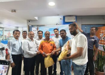 Singhbhum Chamber- सिंहभूम चैम्बर ने बैंक ऑफ इंडिया के सहयोग से व्यवसायियों के बीच बांटे सात लाख रुपये के सिक्के, कारोबार करने में होगी सहूलियत Singhbhum Chamber- सिंहभूम चैम्बर ने बैंक ऑफ इंडिया के सहयोग से व्यवसायियों के बीच बांटे सात लाख रुपये के सिक्के, कारोबार करने में होगी सहूलियत