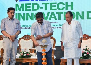 jharkhand med tech innovation day : मुख्यमंत्री हेमन्त सोरेन ‘मेड टेक इनोवेशन डे’ कार्यक्रम में हुए सम्मिलित, ‘डिस्ट्रिक्ट सैंडबॉक्स’ का किया शुभारंभ, बोले – स्वास्थ्य क्षेत्र में नवाचार और एआई ही भविष्य, 745 ‘अबुआ मेडिकल स्टोर’ खोलने की योजना jharkhand med tech innovation day : मुख्यमंत्री हेमन्त सोरेन ‘मेड टेक इनोवेशन डे’ कार्यक्रम में हुए सम्मिलित, ‘डिस्ट्रिक्ट सैंडबॉक्स’ का किया शुभारंभ, बोले – स्वास्थ्य क्षेत्र में नवाचार और एआई ही भविष्य, 745 ‘अबुआ मेडिकल स्टोर’ खोलने की योजना