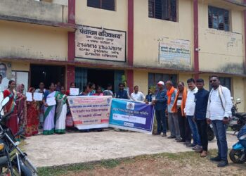 jamshedpur rural- डालसा ने ग्रामीणों के साथ मनाया विश्व पर्यावरण दिवस, पेड़ लगाकर पर्यावरण संरक्षण का दिया संदेश