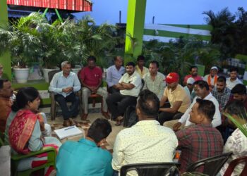 jamshedpur rural-प्रतिभा सम्मान समारोह की तैयारियों को लेकर डॉ दिनेशानंद गोस्वामी ने की बैठक, कहा- प्रतिभाओं को सम्मान देना केवल परंपरा नहीं, उज्ज्वल भारत के निर्माण का संकल्प है jamshedpur rural-प्रतिभा सम्मान समारोह की तैयारियों को लेकर डॉ दिनेशानंद गोस्वामी ने की बैठक, कहा- प्रतिभाओं को सम्मान देना केवल परंपरा नहीं, उज्ज्वल भारत के निर्माण का संकल्प है