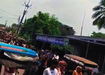 West Bengal jahangir khan lockup issue- जहांगीर खान को लॉकअप से छुड़ाने के लिए थाने पर हमला, 8 गिरफ्तार, टीएमसी नेता की पत्नी निकली मास्टरमाइंड West Bengal jahangir khan lockup issue- जहांगीर खान को लॉकअप से छुड़ाने के लिए थाने पर हमला, 8 गिरफ्तार, टीएमसी नेता की पत्नी निकली मास्टरमाइंड