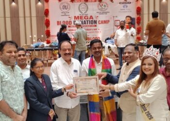 jamshedpur mega blood donation-मेगा रक्तदान शिविर में जुटा मानवता का कारवां, 272 यूनिट रक्त संग्रह, रक्तदाताओं को मिलेगा निःशुल्क एआई प्रशिक्षण, पिता-पुत्र की तीन जोड़ियों ने किया रक्तदान, महिलाओं की भी रही उल्लेखनीय भागीदारी jamshedpur mega blood donation-मेगा रक्तदान शिविर में जुटा मानवता का कारवां, 272 यूनिट रक्त संग्रह, रक्तदाताओं को मिलेगा निःशुल्क एआई प्रशिक्षण, पिता-पुत्र की तीन जोड़ियों ने किया रक्तदान, महिलाओं की भी रही उल्लेखनीय भागीदारी