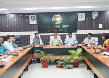 jamshedpur cm school of excellence : जमशेदपुर के उपायुक्त ने सीएम स्कूल ऑफ एक्सीलेंस एवं कस्तूरबा गांधी बालिका विद्यालयों का किया निरीक्षण, रिक्त सीटों पर शीघ्र नामांकन, रेमेडियल क्लास व शिक्षक कार्यशाला के निर्देश