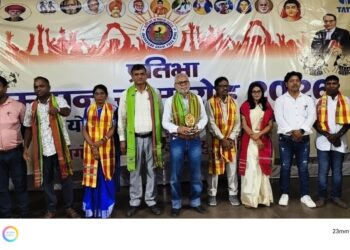 jamshedpur samman samaroh- धातकीडीह कम्युनिटी सेंटर में सम्मान समारोह आयोजित, गरीब व होनहार बच्चों को किया गया सम्मानित,जागो संस्था की ओर से कार्यक्रम का आयोजन