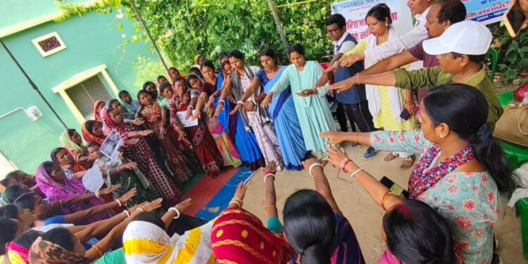 west-singhbhum ckp awareness campaign-90 दिवसीय जागरूकता अभियान के तहत चैनपुर पंचायत में नशा मुक्ति व विधिक जागरूकता शिविर आयोजित