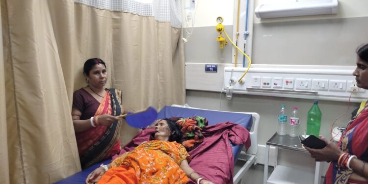 Jamshedpur mgm hospital – एमजीएम अस्पताल में घंटों ठप रहा सेंट्रलाइज्ड एसी, मरीज और परिजन परेशान Jamshedpur mgm hospital – एमजीएम अस्पताल में घंटों ठप रहा सेंट्रलाइज्ड एसी, मरीज और परिजन परेशान