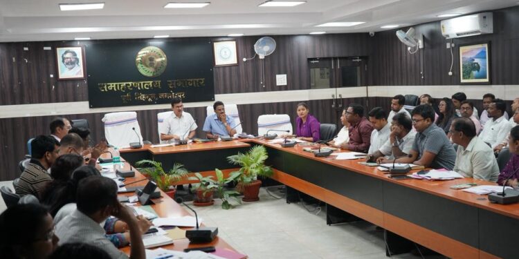 Jamshedpur dc meeting : जमशेदपुर के उपायुक्त ने की जिला विकास, योजना एवं ग्रामीण विकास शाखा अंतर्गत संचालित योजनाओं, डीएमएफटी, नीति आयोग, सांसद- विधायक मद की योजनाओं की समीक्षा बैठक, समय पर पूरी हों विकास योजनाएं, उपायुक्त ने अभियंता और कार्य एजेंसियों को किया निर्देशित Jamshedpur dc meeting : जमशेदपुर के उपायुक्त ने की जिला विकास, योजना एवं ग्रामीण विकास शाखा अंतर्गत संचालित योजनाओं, डीएमएफटी, नीति आयोग, सांसद- विधायक मद की योजनाओं की समीक्षा बैठक, समय पर पूरी हों विकास योजनाएं, उपायुक्त ने अभियंता और कार्य एजेंसियों को किया निर्देशित
