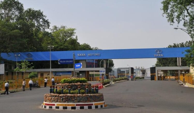 Tata motors controversy : टाटा मोटर्स के जमशेदपुर प्लांट में 1101 रुपये चंदा काटने का मुद्दा गर्माया, टेल्को वर्कर्स यूनियन के महामंत्री पहुंचे श्रम विभाग