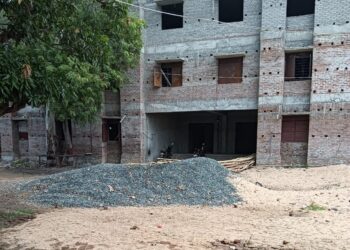 West singhbhum school – करायकेला के पीएमश्री उत्क्रमित प्लस टू उच्च विद्यालय का निर्माण कार्य चार माह से ठप, छात्र परेशान