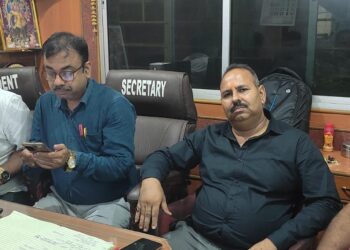 Jamshedpur transporter : डीजल का रेट को लेकर ट्रांसपोर्टर परेशान, हो रहा घाटा, 20 जून से अनिश्चितकालीन हड़ताल की दी चेतावनी Jamshedpur transporter : डीजल का रेट को लेकर ट्रांसपोर्टर परेशान, हो रहा घाटा, 20 जून से अनिश्चितकालीन हड़ताल की दी चेतावनी