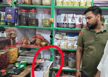 Jamshedpur theft- उलीडीह में थाने की कुछ ही दूरी पर दुकान का शटर तोड़कर चोरी, 80 हजार नकदी पर चोरों ने किया हाथ साफ