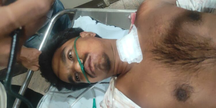 Jamshedpur firing : बालीगुमा के पास अपराधियों ने राजनगर के युवक को मारी गोली, देखिये – video Jamshedpur firing : बालीगुमा के पास अपराधियों ने राजनगर के युवक को मारी गोली, देखिये – video