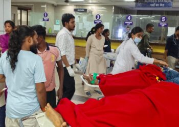 Jamshedpur border area accident – कपाली में गड्ढे में फंसकर टेंपो पलटा, दो बहनें घायल Jamshedpur border area accident – कपाली में गड्ढे में फंसकर टेंपो पलटा, दो बहनें घायल