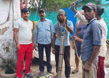 Jamshedpur panchayat samiti initiative – पंचायत समिति सदस्य सुनील गुप्ता की पहल रंग लाई, पोस्तो नगर में लगा नया सबमर्सिबल पंप Jamshedpur panchayat samiti initiative – पंचायत समिति सदस्य सुनील गुप्ता की पहल रंग लाई, पोस्तो नगर में लगा नया सबमर्सिबल पंप