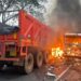 Jamshedpur rural accident: चाकुलिया में दो ट्रेलरों की टक्कर के बाद लगी आग, चालक घायल Jamshedpur rural accident: चाकुलिया में दो ट्रेलरों की टक्कर के बाद लगी आग, चालक घायल