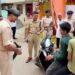 Jamshedpur asp in action : एएसपी ऋषभ त्रिवेदी ने पुलिस टीम के साथ मानगो के मुहर्रम अखाड़ों का किया निरीक्षण, बस्तियों में बिना हेलमेट, बिना लाइसेंस बाइक चालकों पर हुई कार्रवाई Jamshedpur asp in action : एएसपी ऋषभ त्रिवेदी ने पुलिस टीम के साथ मानगो के मुहर्रम अखाड़ों का किया निरीक्षण, बस्तियों में बिना हेलमेट, बिना लाइसेंस बाइक चालकों पर हुई कार्रवाई