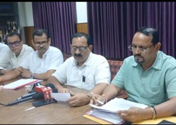 Tata steel wage agreeement signed : टाटा स्टील के कर्मचारियों का हो गया वेज रिवीजन समझौता, अब कर्मचारियों के वेतन में यह हुई बढ़ोत्तरी, देखिये – video Tata steel wage agreeement signed : टाटा स्टील के कर्मचारियों का हो गया वेज रिवीजन समझौता, अब कर्मचारियों के वेतन में यह हुई बढ़ोत्तरी, देखिये – video