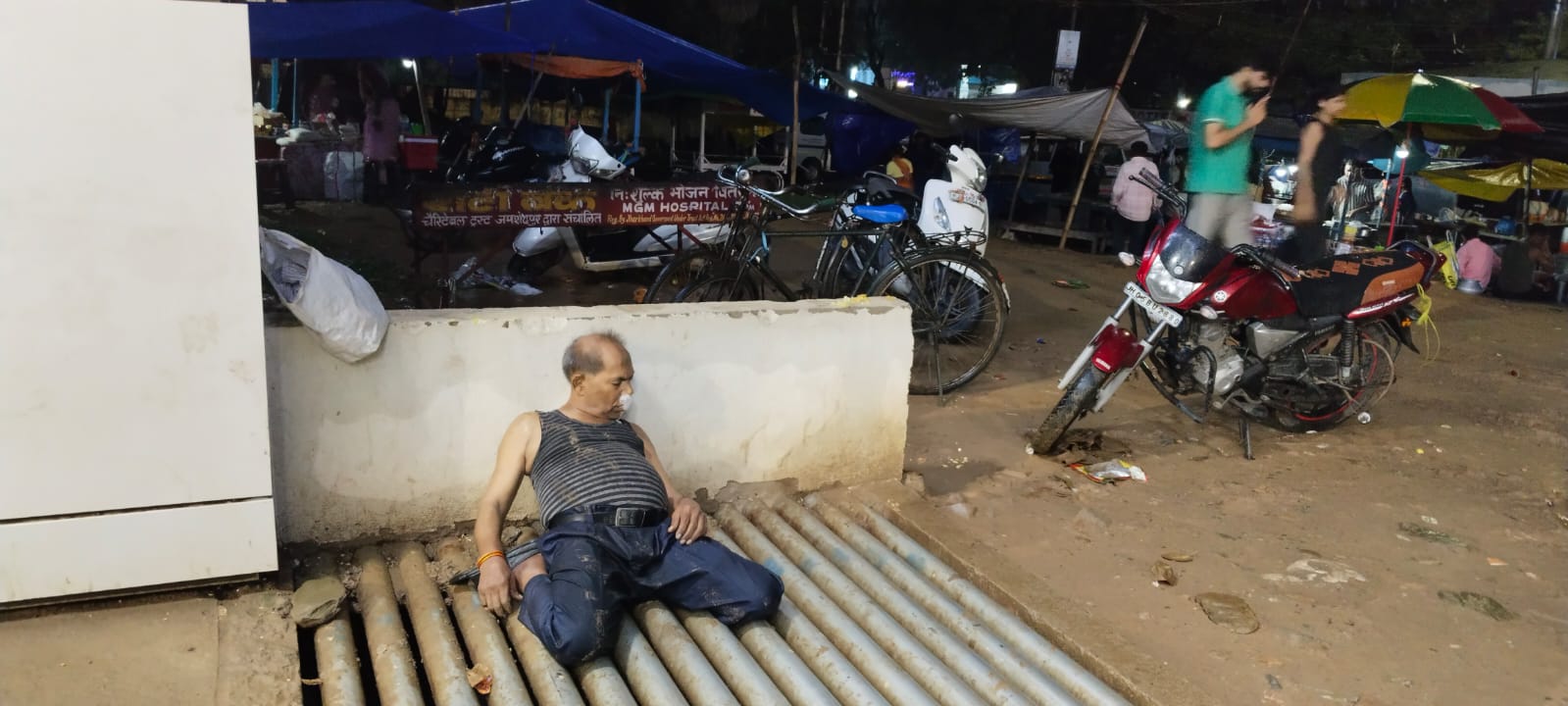 Jamshedpur body found – एमजीएम अस्पताल के बाहर लावारिश अवस्था में बुजुर्ग का शव बरामद, हार्ट अटैक से मौत की आशंका