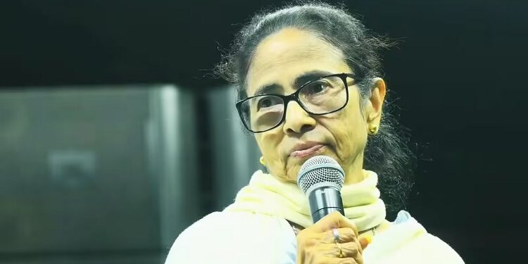 Case against mamta bannerjee : प बंगाल की पूर्व सीएम ममता बनर्जी के खिलाफ एफआइआर, महिला वकील ने सांप्रदायिक टिप्पणी करने का लगाया आरोप
