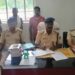 West singhbhum two thieves arrested : कुमारडुंगी के अंधारी एकलव्य विद्यालय में चोरी के दो आरोपी गिरफ्तार, दोनों की निशानदेही पर चोरी गए लोहे के बेड, गद्दे व पंखे भी बरामद