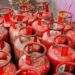 Jamshedpur lpg price hike : रसोई गैस फिर हुई महंगी, घरेलू एलपीजी सिलेंडर की कीमत में 29 रुपये की बढ़ोतरी, ग्राहकों को 14.2 किलो के एलपीजी सिलेंडर के लिए अब चुकाने होंगे 981.5 रुपये