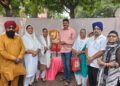 Jamshedpur sikh samaj in service of humanity : टाटानगर स्टेशन चौक में गूंजी गुरवाणी, शबील लगाकर राहगीरों को पहुंचाई गई राहत, श्री गुरु अर्जुन देव जी को लौहनगरी की कई शख्सियतों ने दी श्रद्धांजलि Jamshedpur sikh samaj in service of humanity : टाटानगर स्टेशन चौक में गूंजी गुरवाणी, शबील लगाकर राहगीरों को पहुंचाई गई राहत, श्री गुरु अर्जुन देव जी को लौहनगरी की कई शख्सियतों ने दी श्रद्धांजलि
