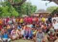 Jamshedpur rural hungama in gramsabha : पटमदा के ओड़िया पंचायत में खनन पट्टा को लेकर आयोजित ग्रामसभा में हंगामा, प्रस्ताव के समर्थन एवं विरोध को लेकर बनी तनाव की स्थिति, माहौल खराब होता देख बीडीओ के प्रतिनिधि ने दोनों पक्षों को शांत कराया