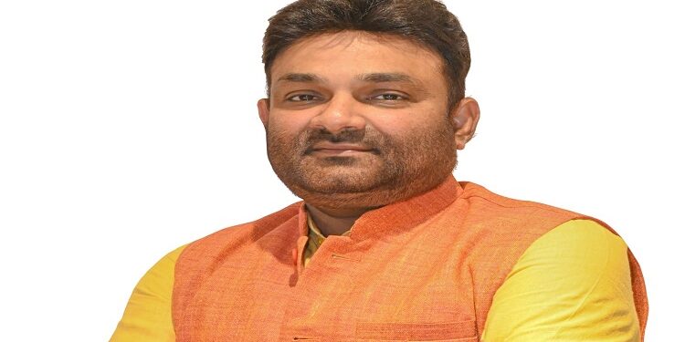 jamshedpur bjp neeraj singh : भाजपा नेता नीरज सिंह ने मानगो नगर निगम की मेयर सुधा गुप्ता पर बोला हमला, गरीबों के पानी पर राजनीति बंद करें मानगो की मेयर, निःशुल्क जल सेवा रोकना अमानवीय और जनविरोधी कृत्य