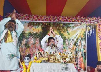 Jamshedpur bhagwat katha : जमशेदपुर ईस्टप्लांट बस्ती में भागवत कथा के तीसरे दिन बही भक्ति धारा, कथा वाचक ने सुनाई ध्रुव, जड़ भरत, अजामिल व भक्त प्रह्लाद की कथा