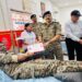 West singhbhum blood donation : विश्व रक्तदाता दिवस पर चक्रधरपुर रेल अस्पताल में रक्तदान शिविर आयोजित, अधिकारियों व सीआरपीएफ जवानों ने भी किया रक्तदान, लोगों को रक्तदान के प्रति किया गया जागरूक