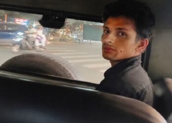Jamshedpur youth injured in addict’s attack : साकची में नशेड़ी युवक के हमले में मानगो निवासी जख्मी, पैसे नहीं देने पर नशेड़ी ने नुकीले पत्थर से किया हमला, घटना स्थल पर पहुंचे पुलिस कर्मियों ने युवक को दबोचा Jamshedpur youth injured in addict’s attack : साकची में नशेड़ी युवक के हमले में मानगो निवासी जख्मी, पैसे नहीं देने पर नशेड़ी ने नुकीले पत्थर से किया हमला, घटना स्थल पर पहुंचे पुलिस कर्मियों ने युवक को दबोचा